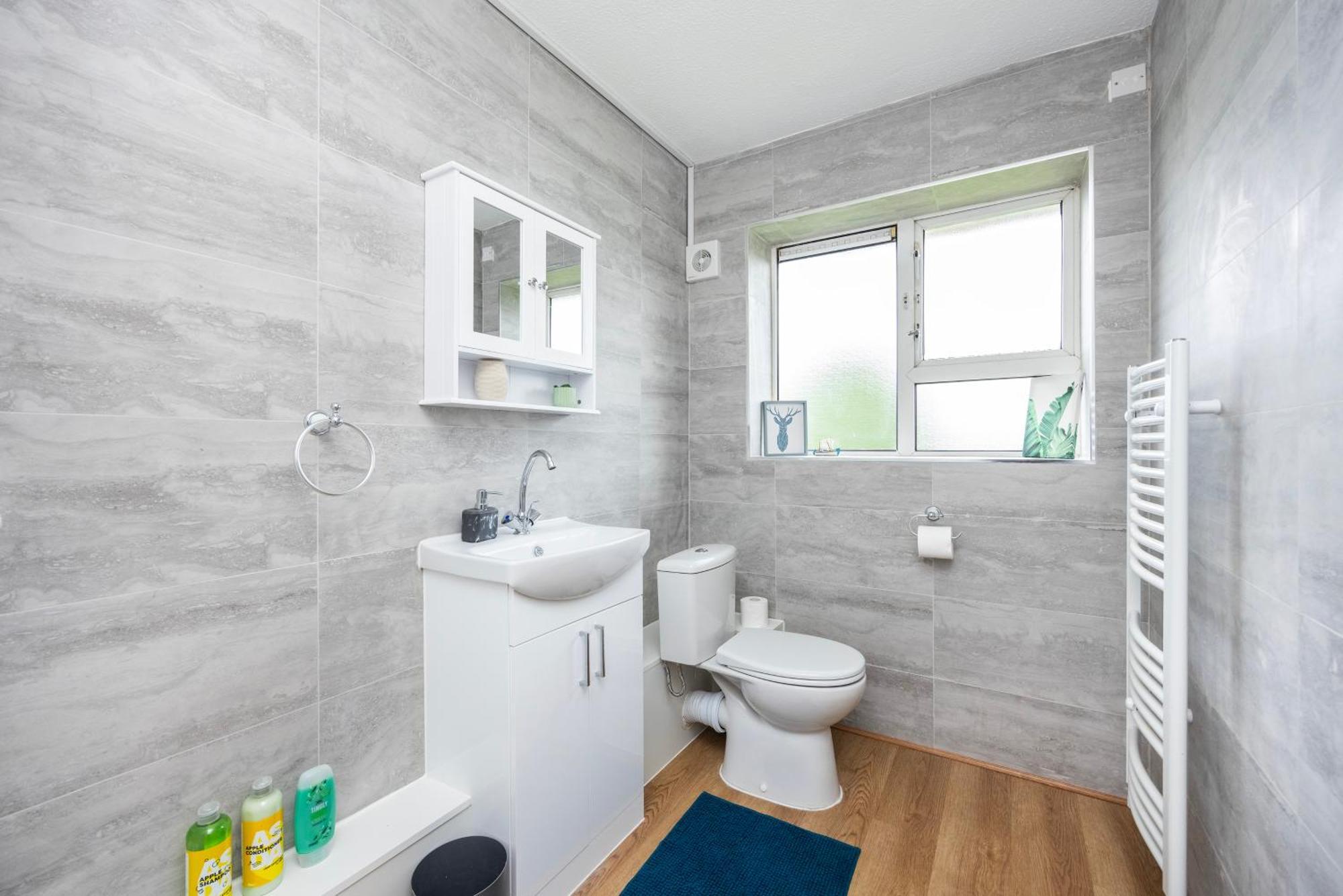 Excel O2 Stunning Large 3 Bedroom Apartment With Balcony Лондон Екстериор снимка
